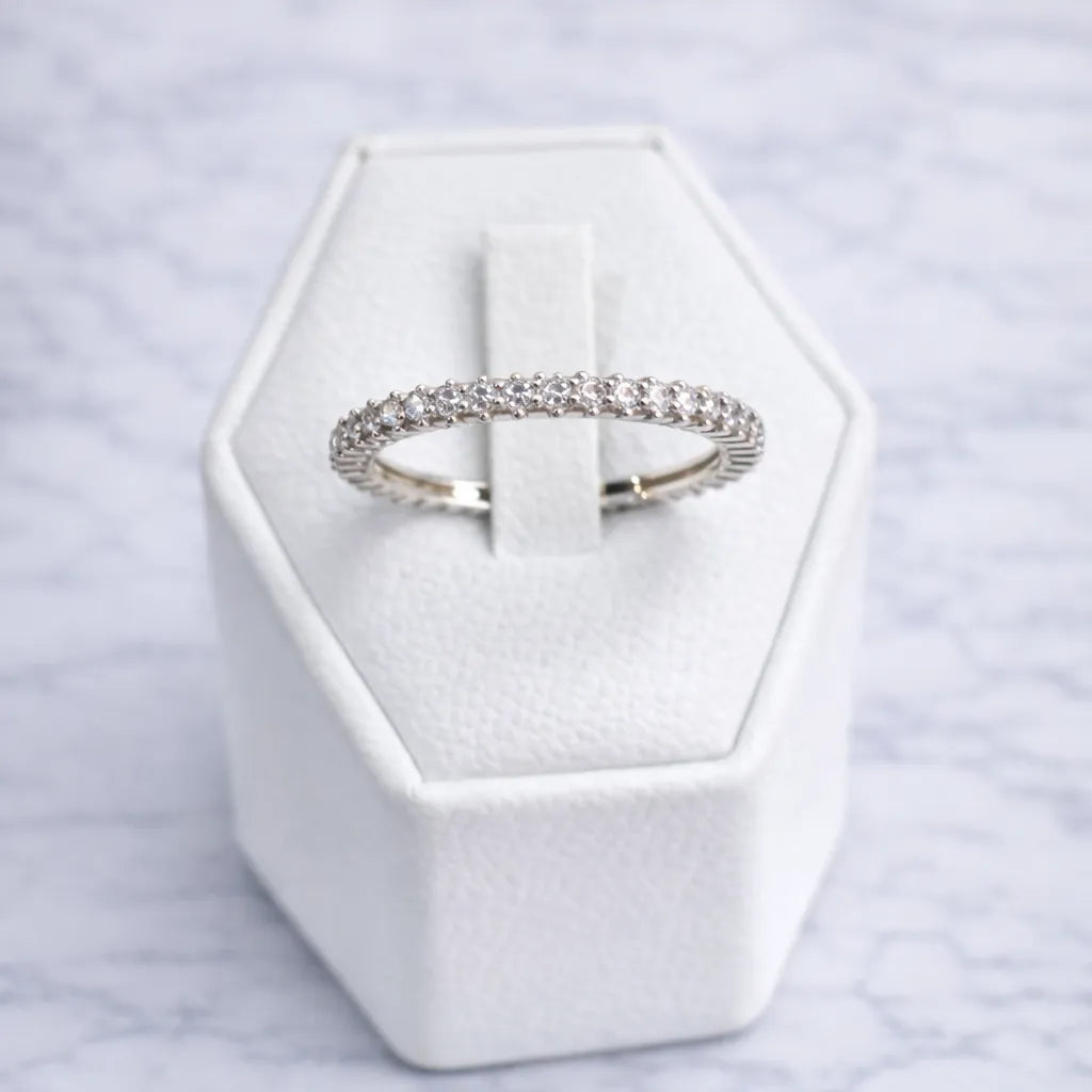 Anillo cintillo eterno