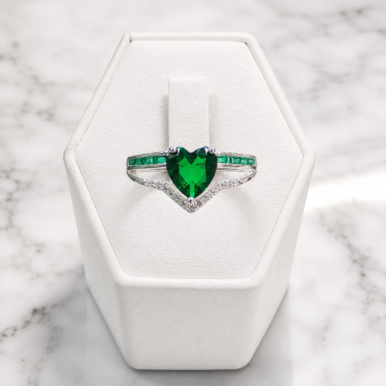 Anillo solitario corazón verde