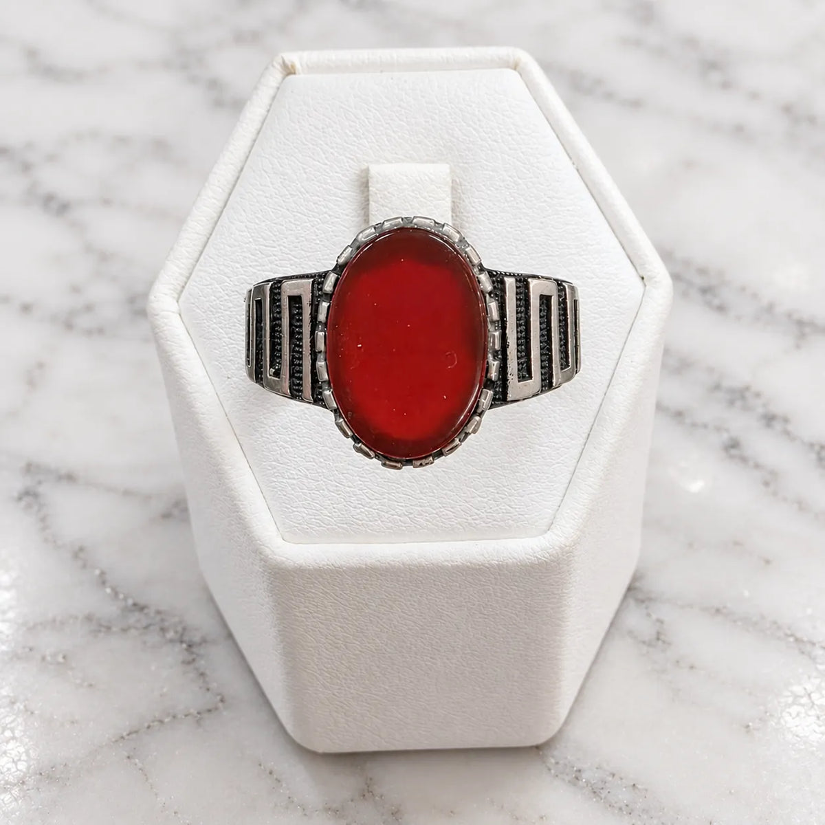 Anillo sello piedra roja envejecido