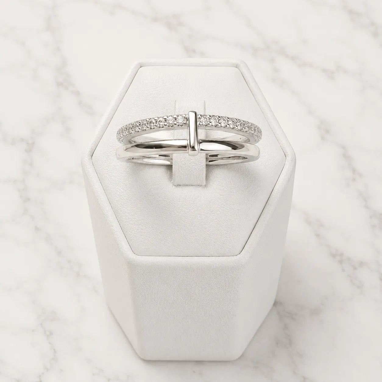 Anillo doble liso y microcircón