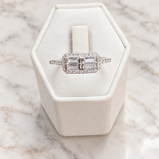 Anillo solitario circón rectangular