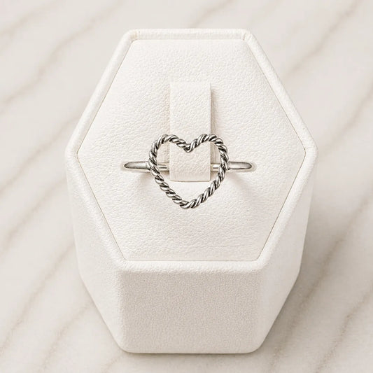 Anillo corazón trenzado
