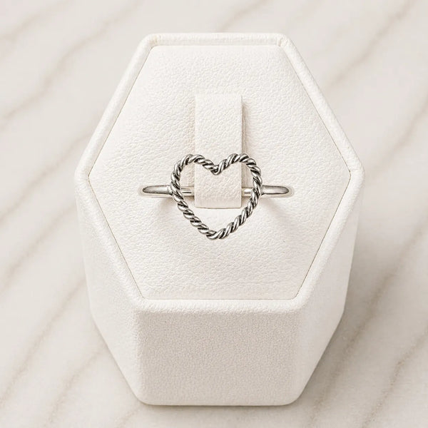 Anillo corazón trenzado