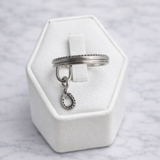Anillo circón colgante herradura