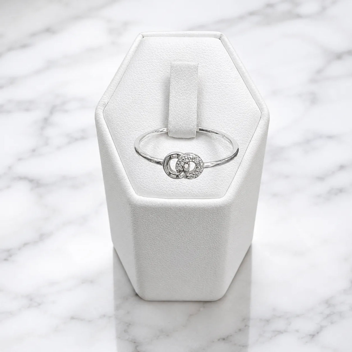 Anillo circulo entrelazados
