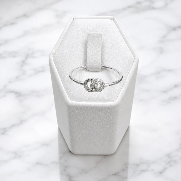 Anillo circulo entrelazados