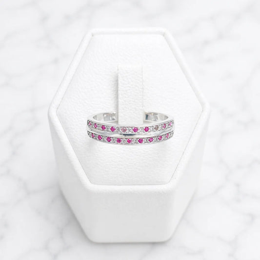 Anillo cintillo fucsia circón