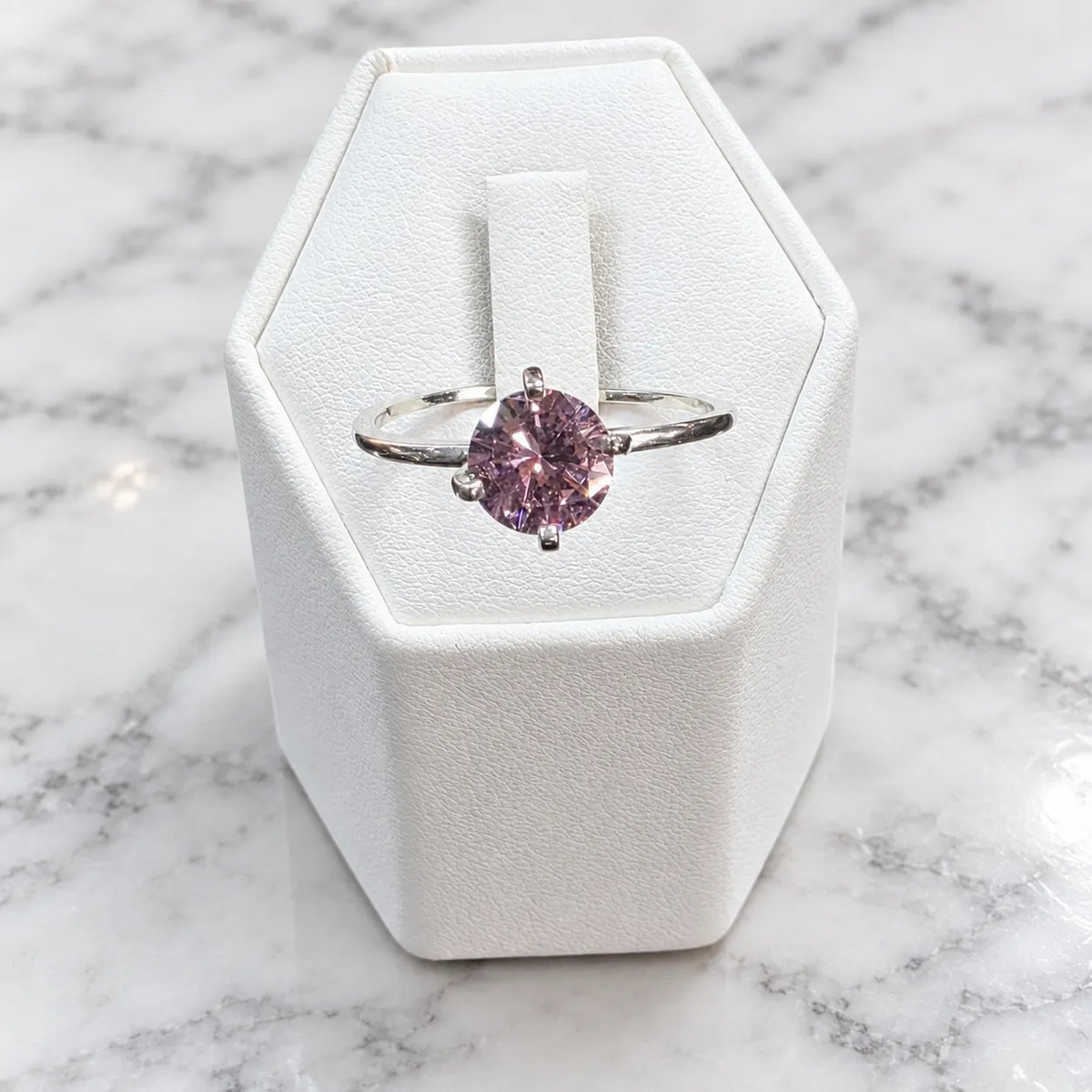 Anillo solitario circón rosa