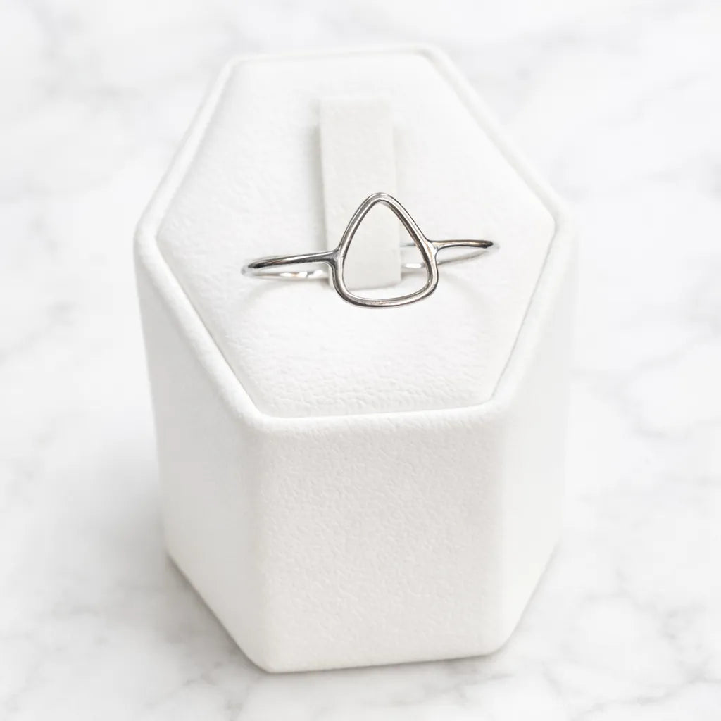 Anillo triangulo - 17