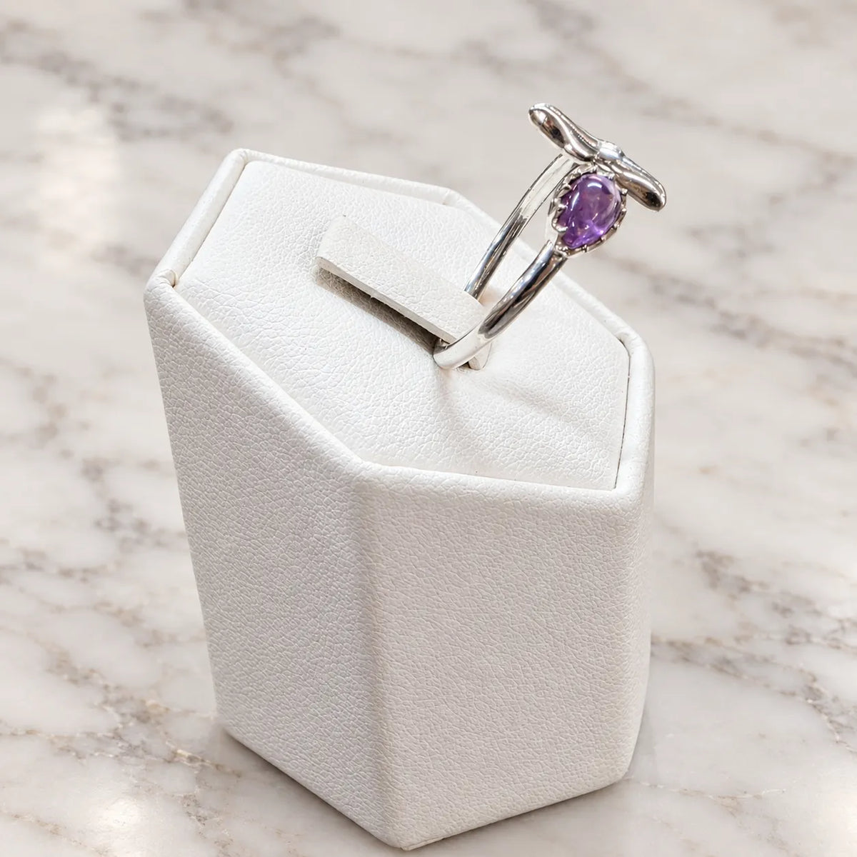 Anillo ajustable cola de ballena amatista