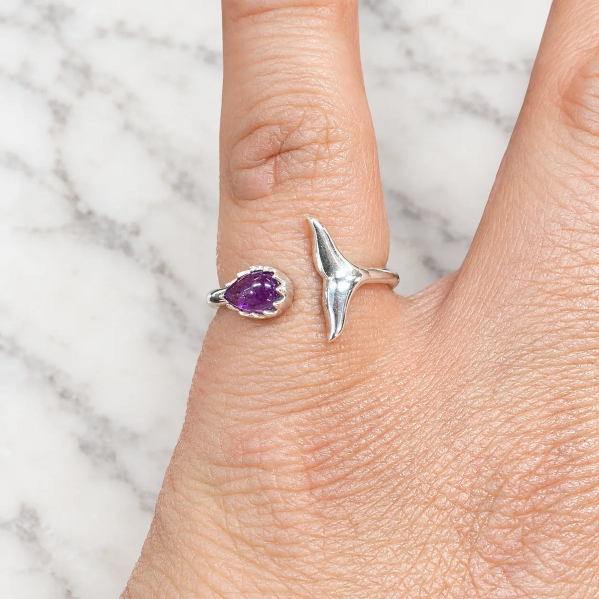 Anillo ajustable cola de ballena amatista
