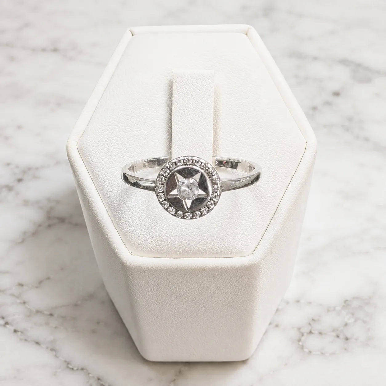 Anillo estrella microcircón