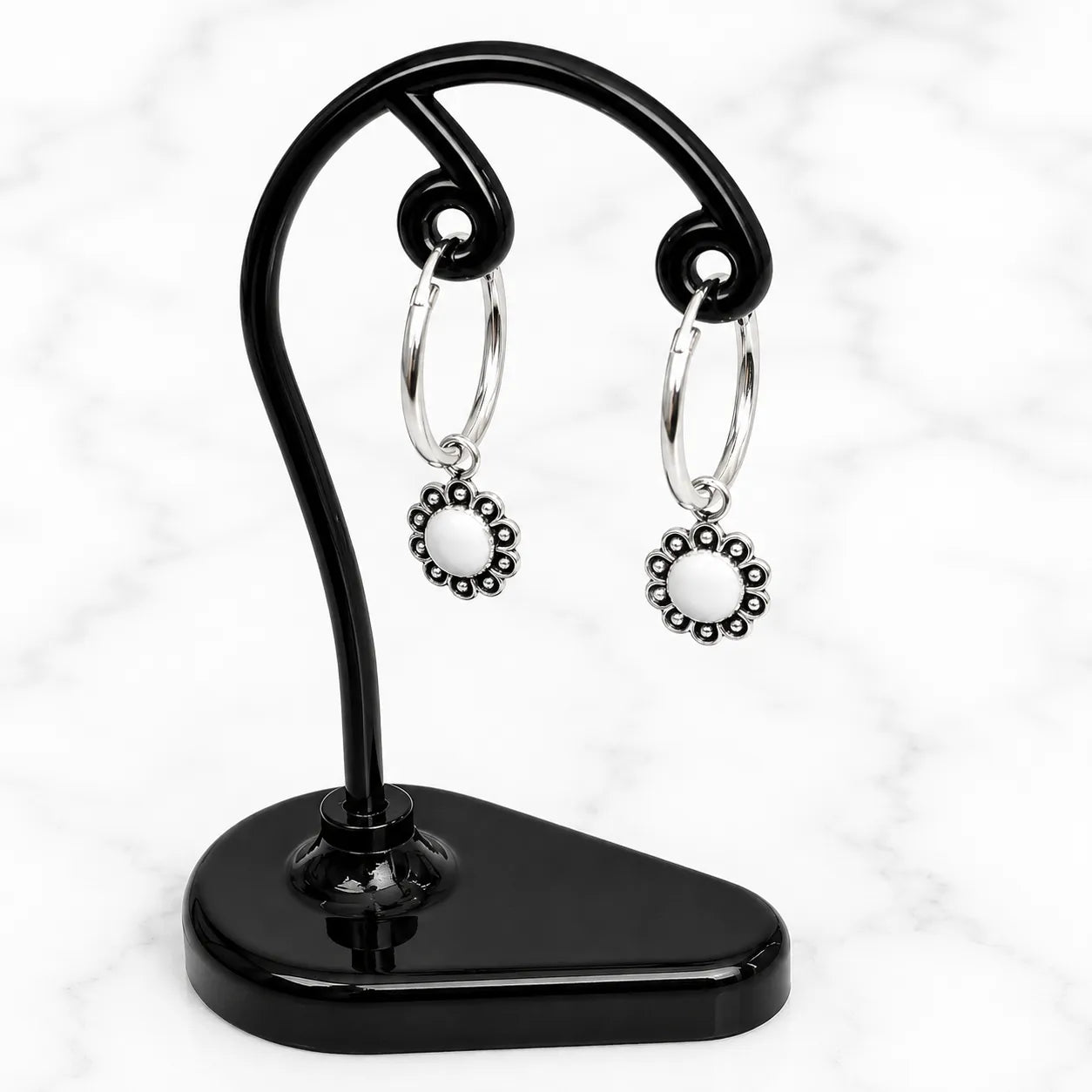 Aros argollas con colgante flor blanca 12mm