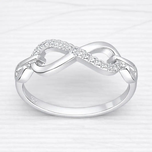 Anillo infinito circón