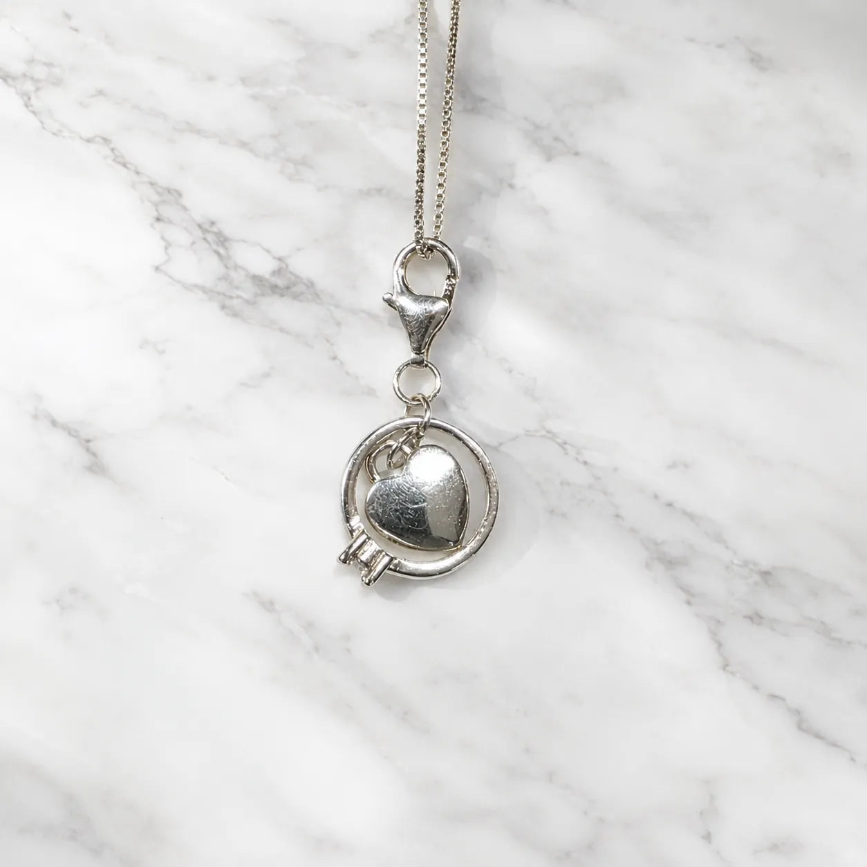 Collar corazón solitario
