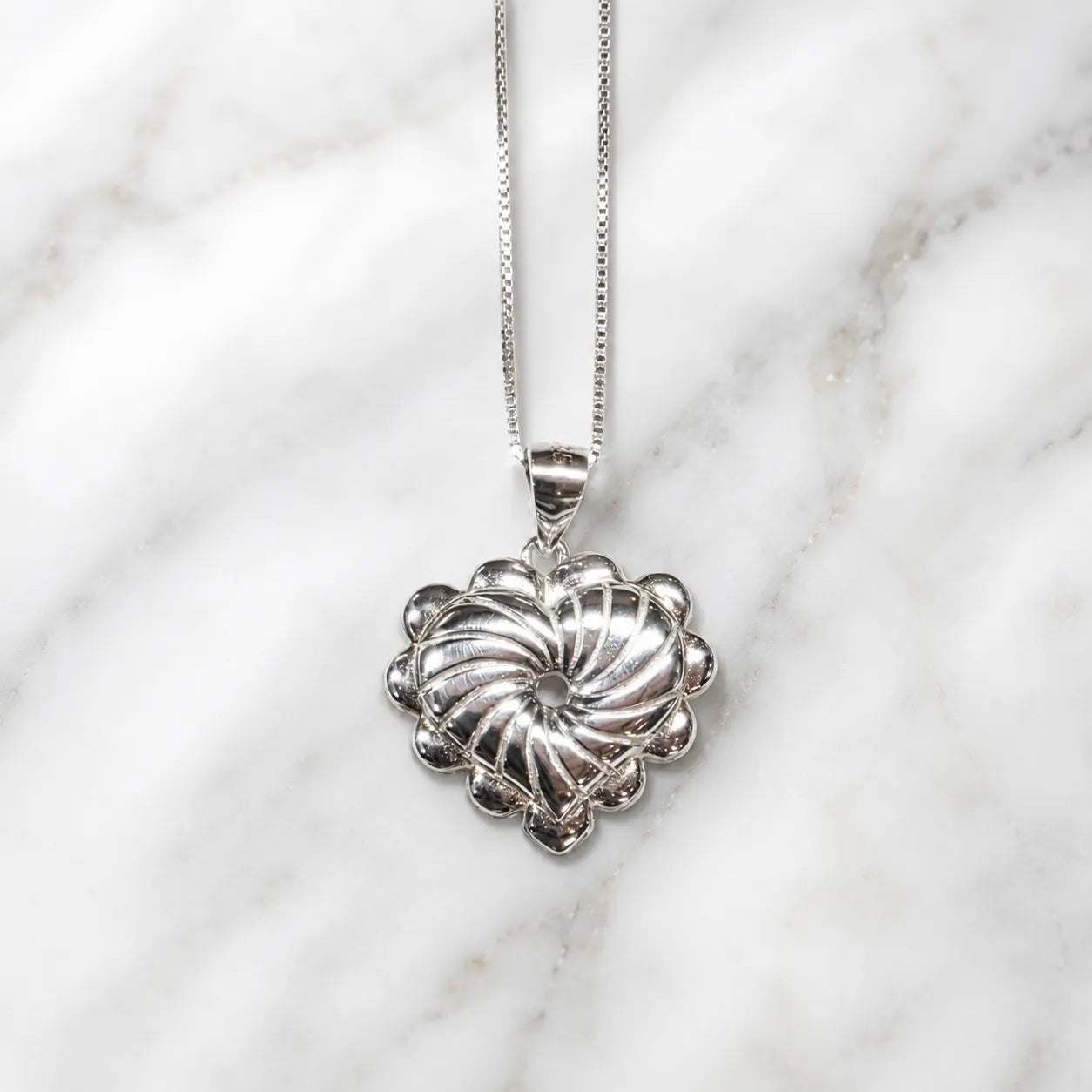 Collar corazón espiral