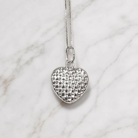 Collar corazón texturizado