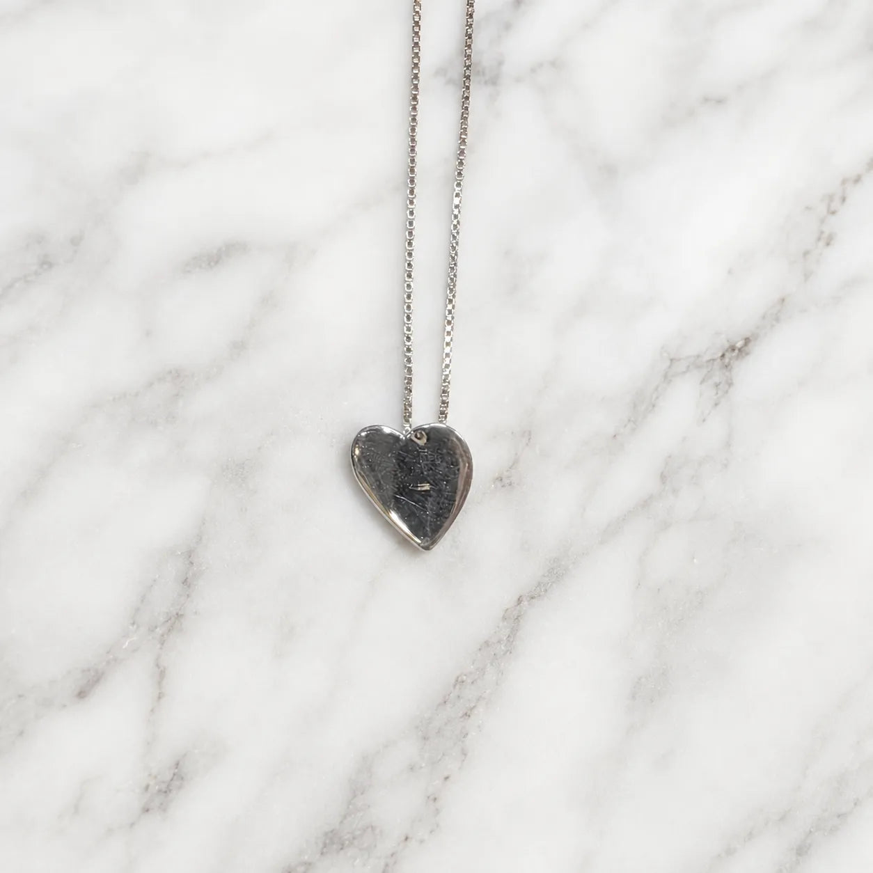 Collar corazón liso