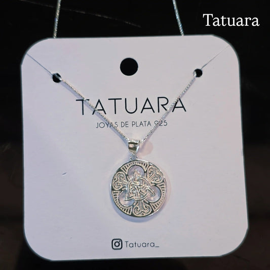 Collar triqueta