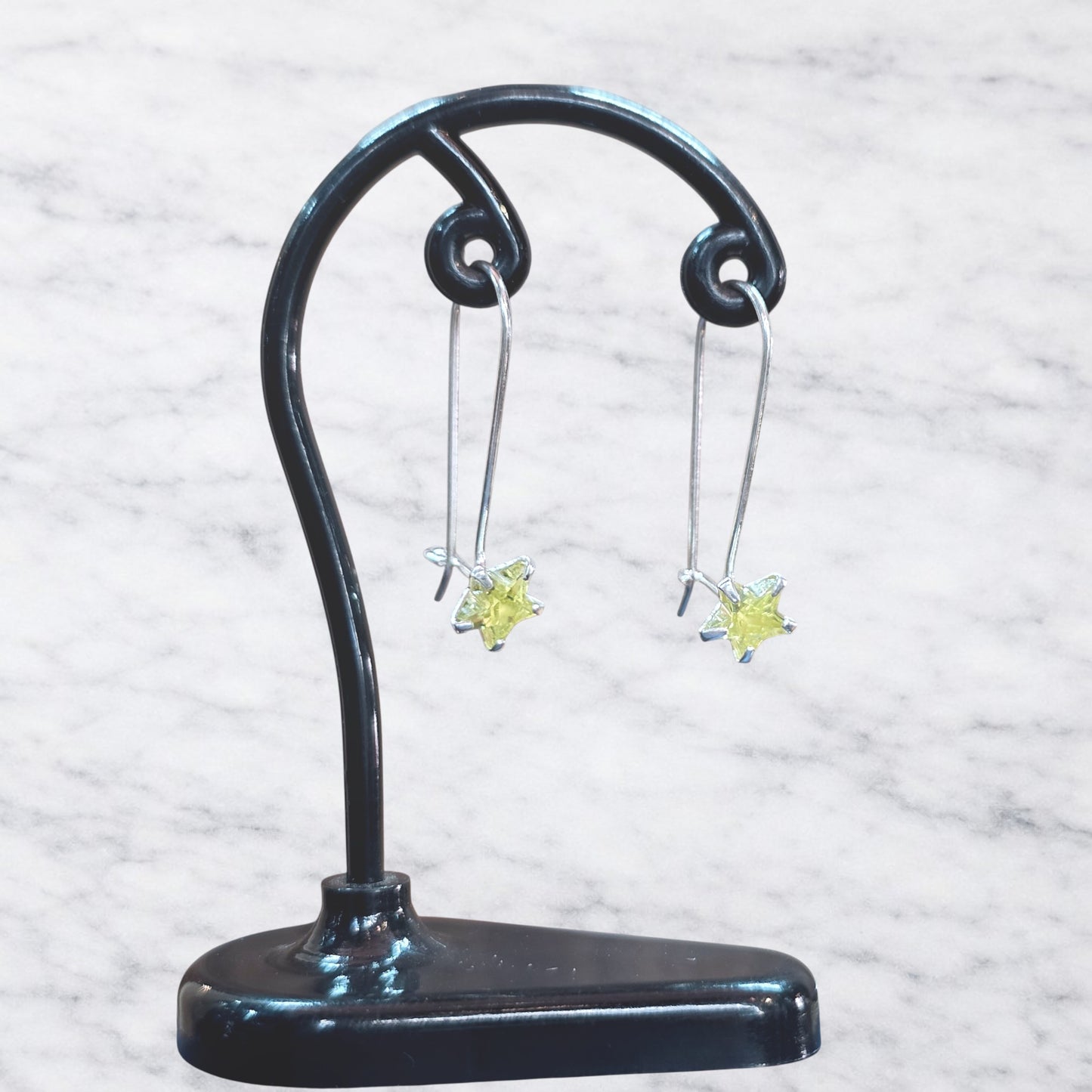 Aros largos estrella circón verde amarillento