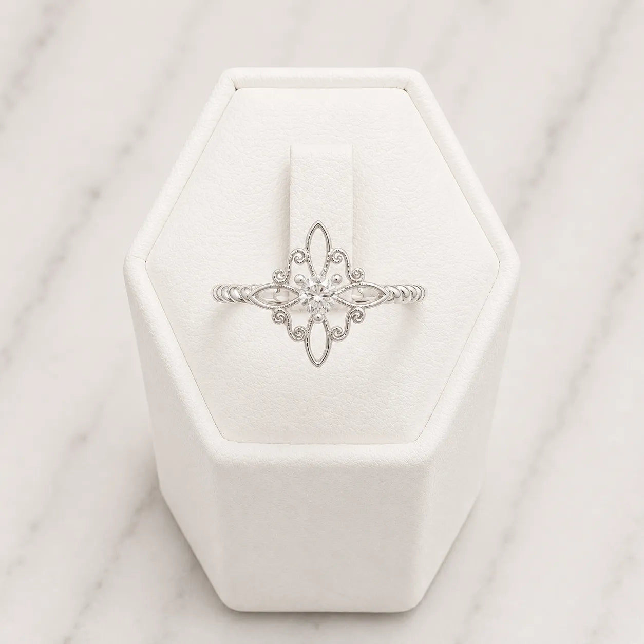 Anillo nudo de bruja microcircón