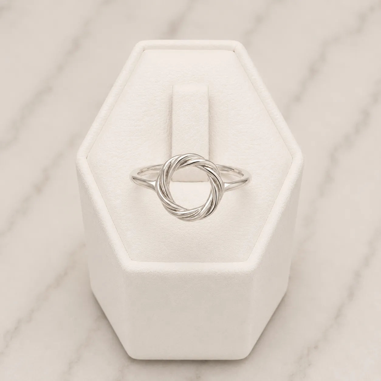 Anillo circulo entrelazado