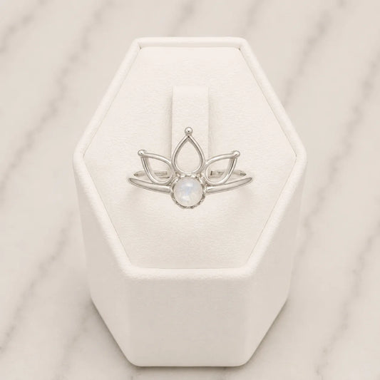 Anillo flor de loto piedra luna