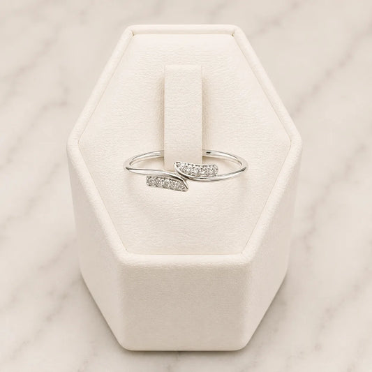 Anillo cruzado microcircón