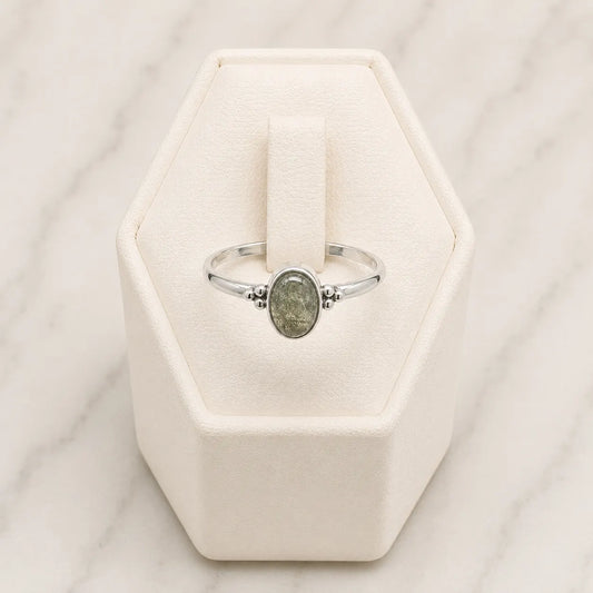 Anillo piedra natural gris tipo labradorita
