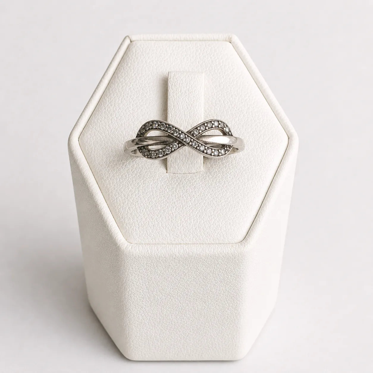 Anillo infinito microcircón
