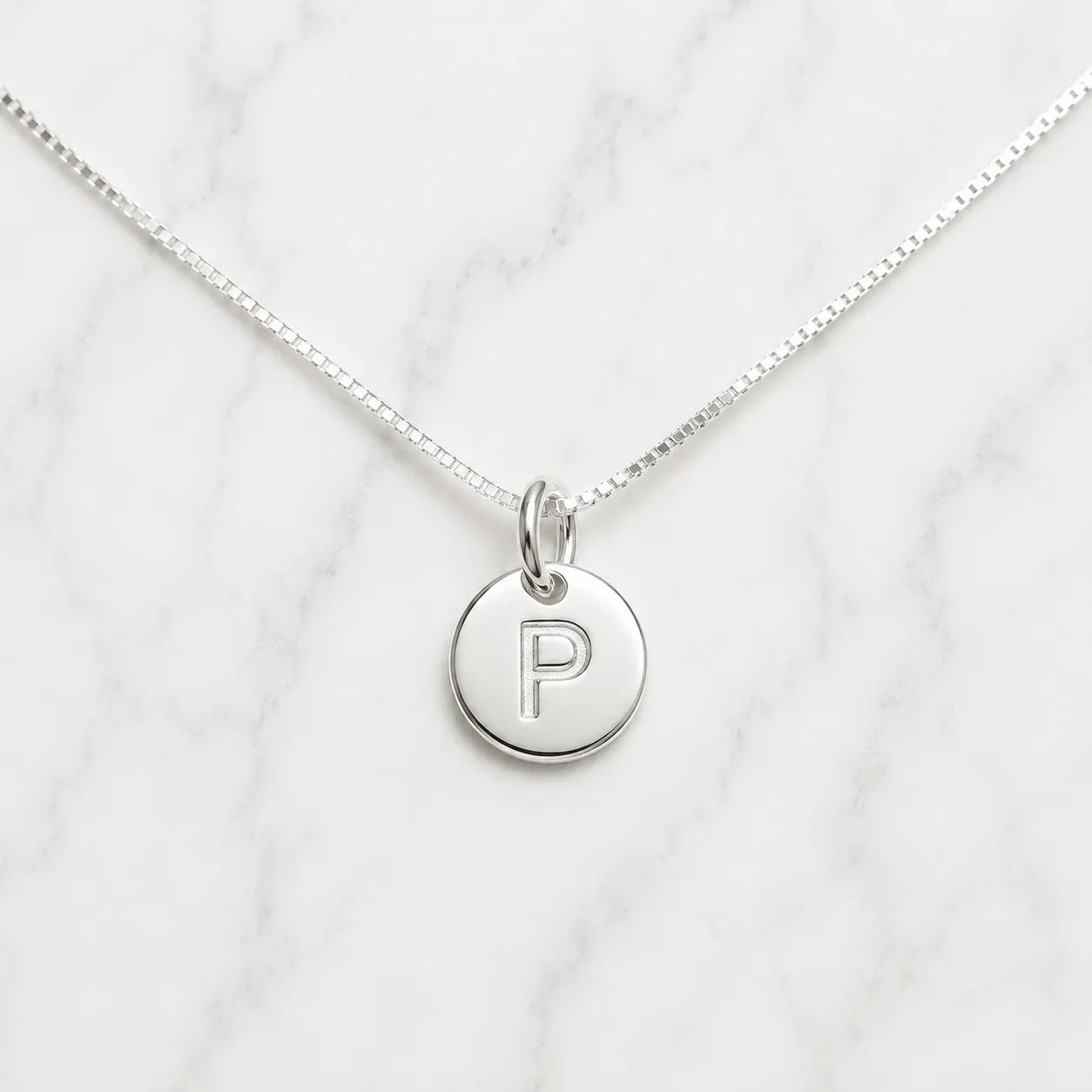 Collar placa letra P de 8 mm