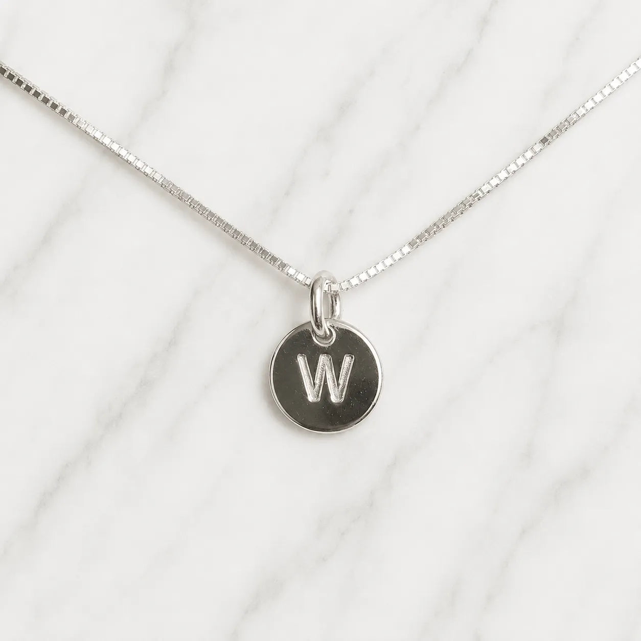 Collar placa letra W de 8mm