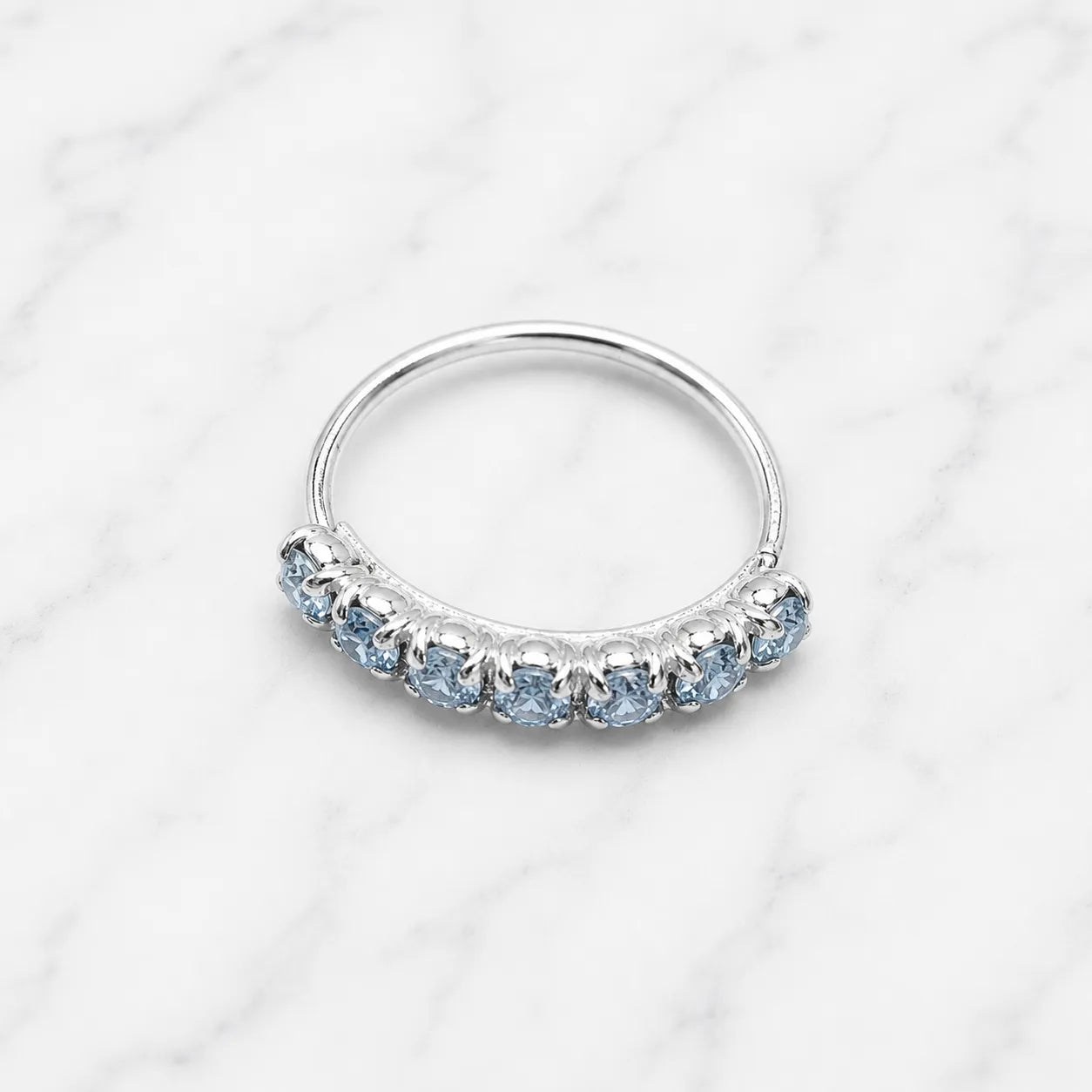Argolla piercing nariz microcircón celeste claro 10mm
