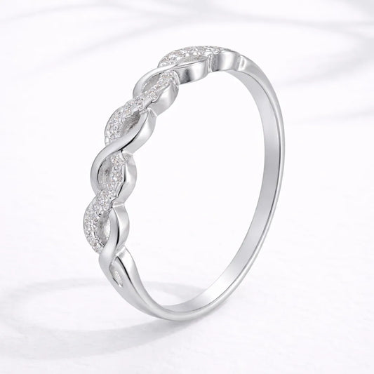 Anillo cintillo trenzado