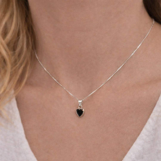 Collar punto luz corazón negro